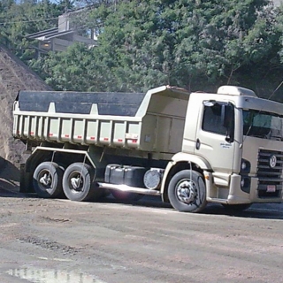 Transporte de Terra e Materiais Grupo Construtor Terraplenagem